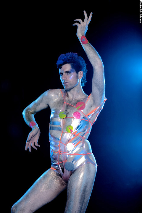 Machine Dazzle Himself